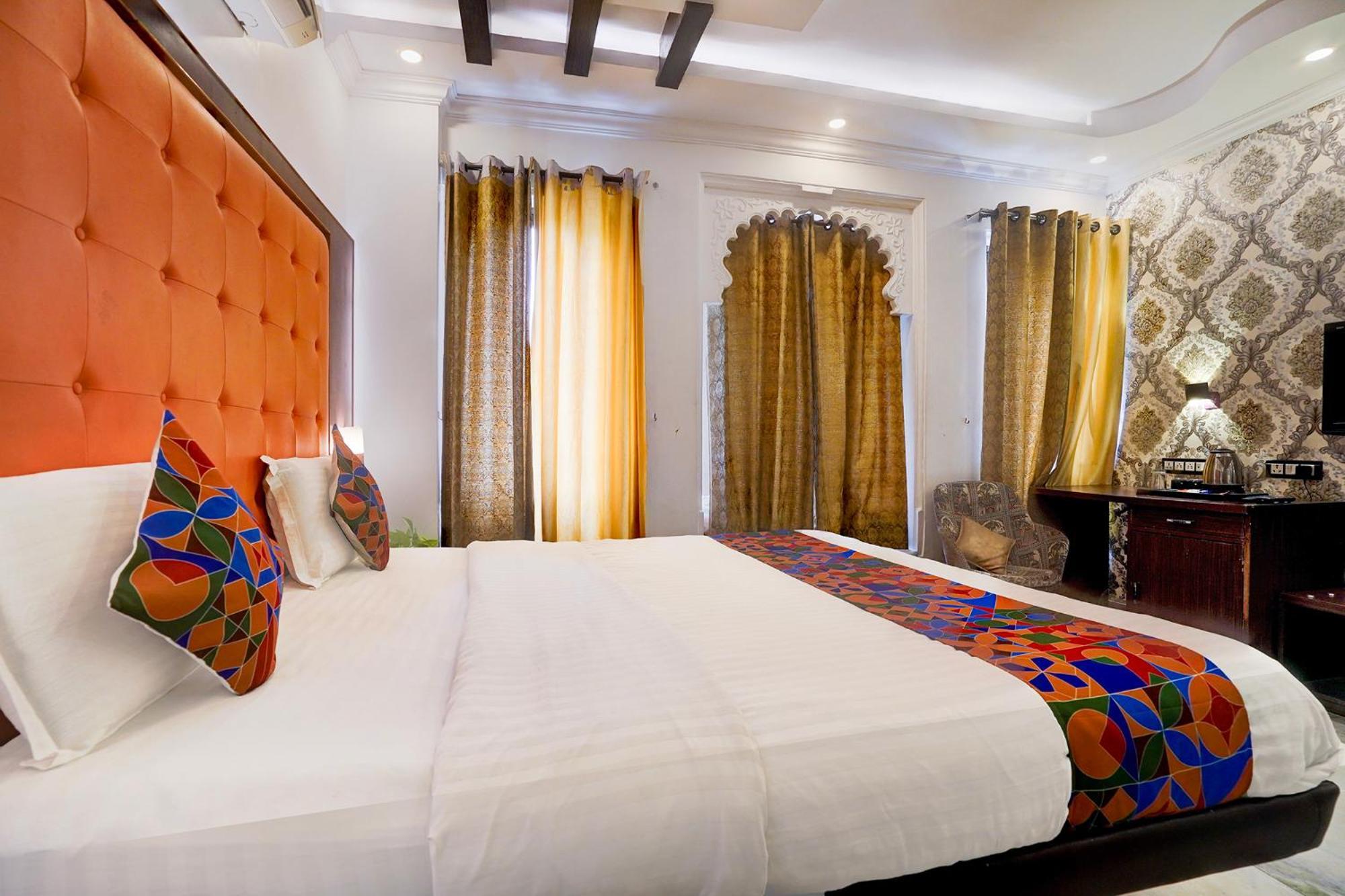 Hotel Mandiram Palace Udaipur Exterior photo
