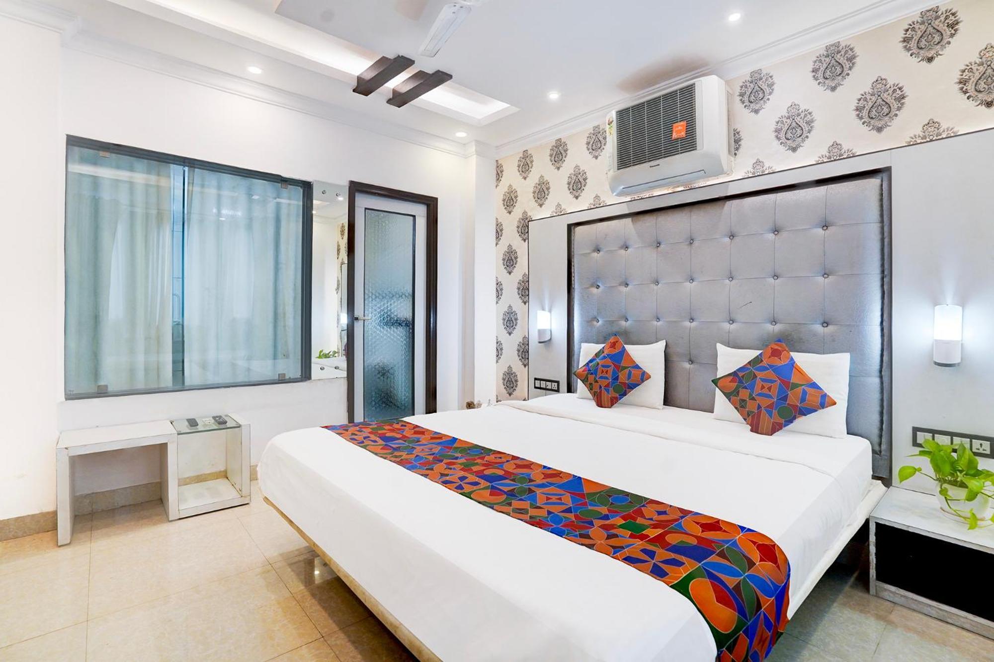 Hotel Mandiram Palace Udaipur Exterior photo
