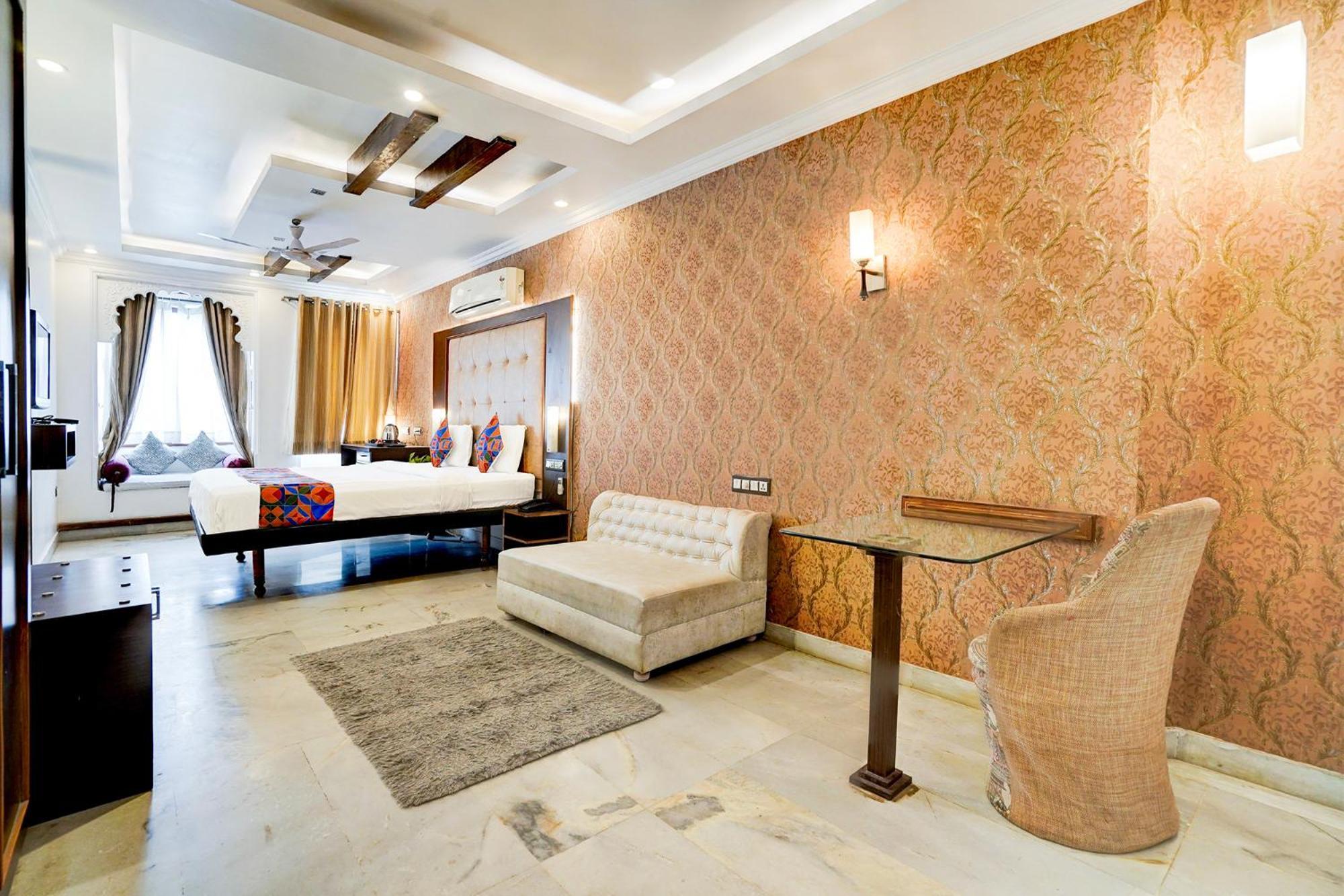 Hotel Mandiram Palace Udaipur Exterior photo