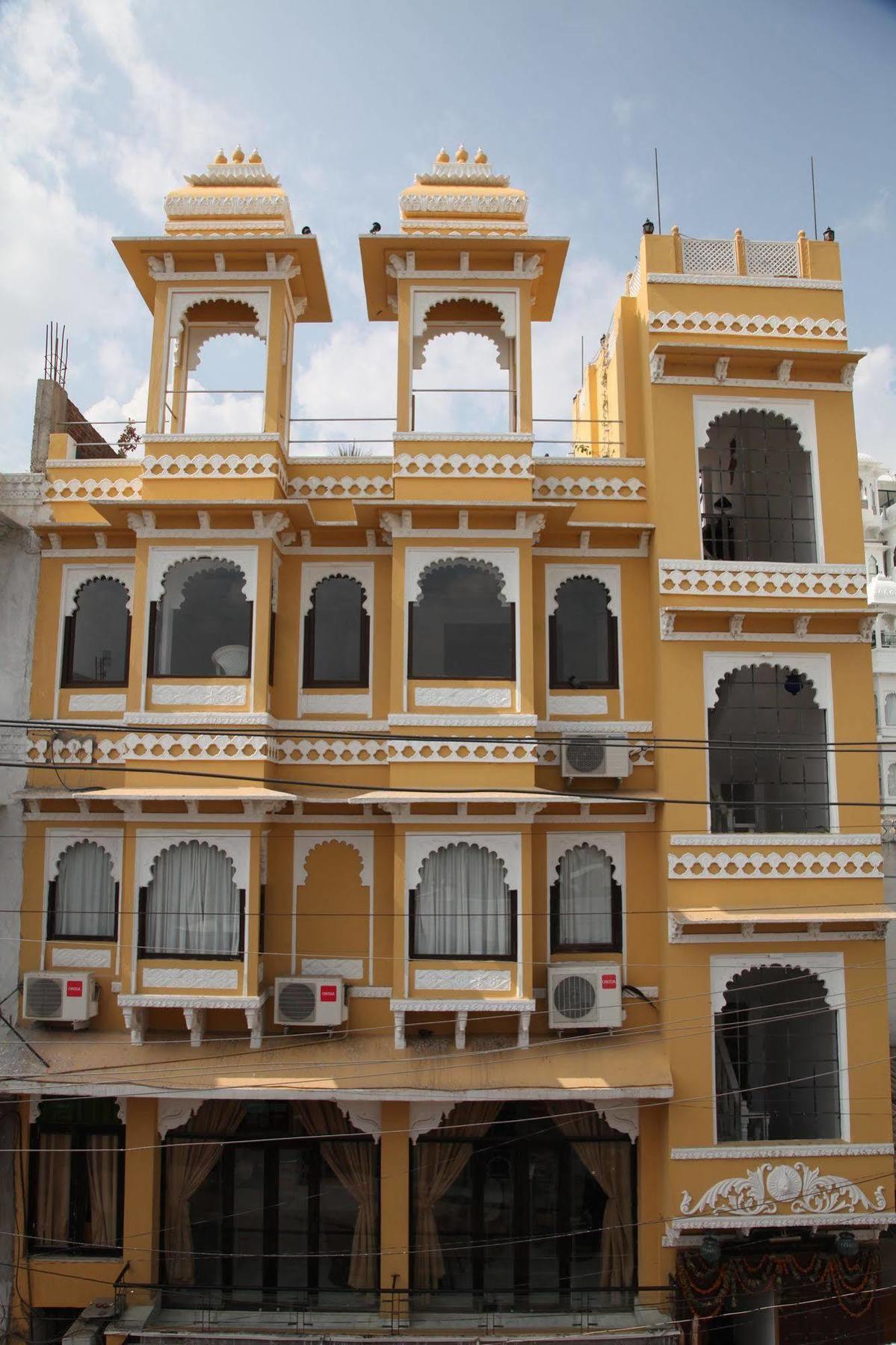 Hotel Mandiram Palace Udaipur Exterior photo